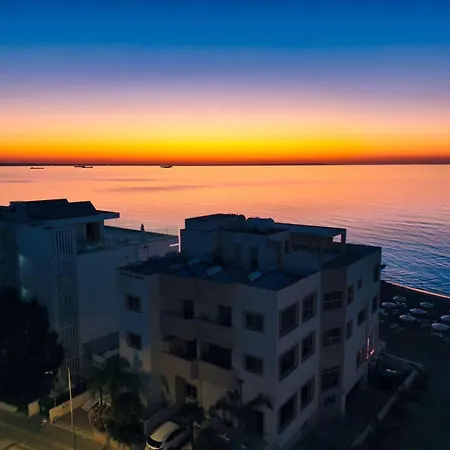 Joyscape Beachfront Διαμέρισμα Λάρνακα