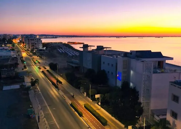 Апартаменти Joyscape Beachfront *